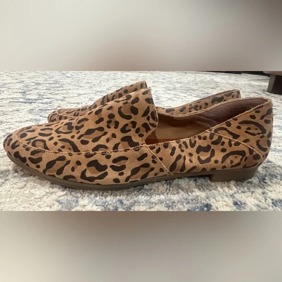 Lucky Brand Brogan2 Leopard Print Loafers. NWOB. - Picture 3 of 6